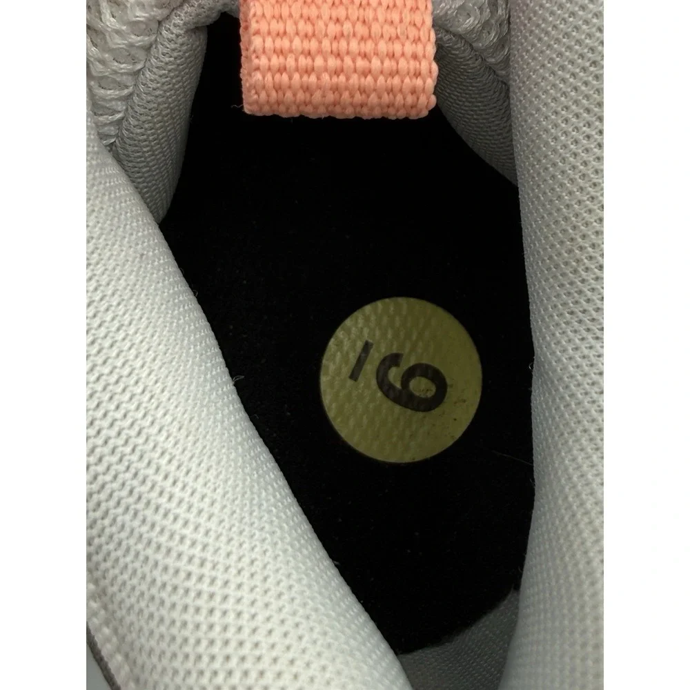 Underarmour Size M 9 W 10.5 Lockdown 6‎ Basketball Shoes Unisex White Peach